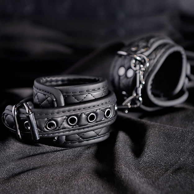 EVE'S FETISH DREAMS WRIST CUFFS EV007181
